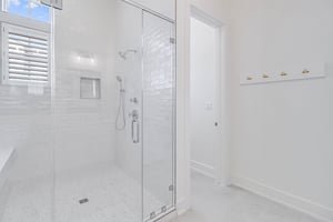 Second King Suite Bathroom, 2nd Floor