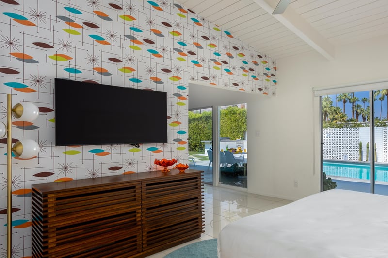 Iconic mid mod style