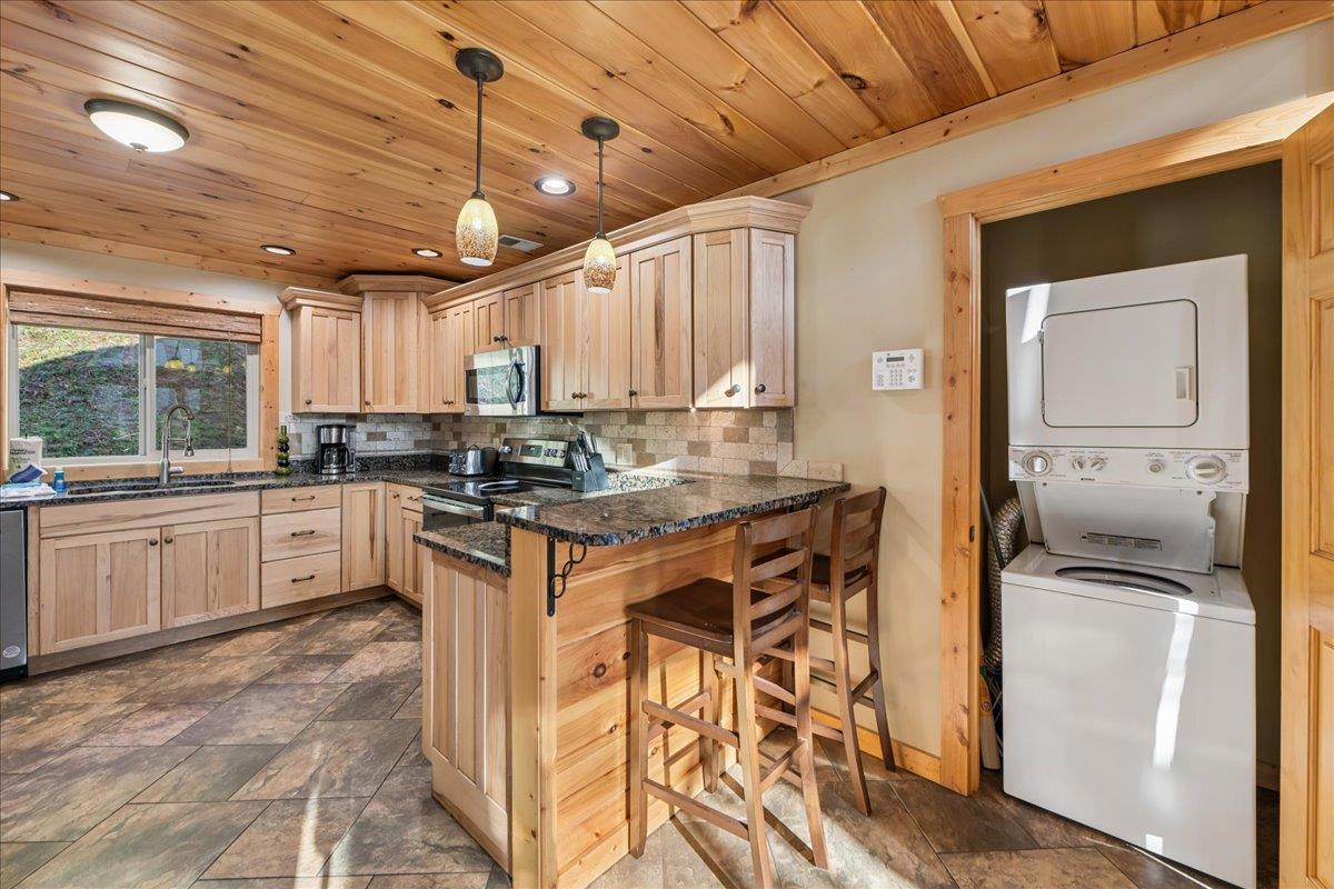16Kitchen