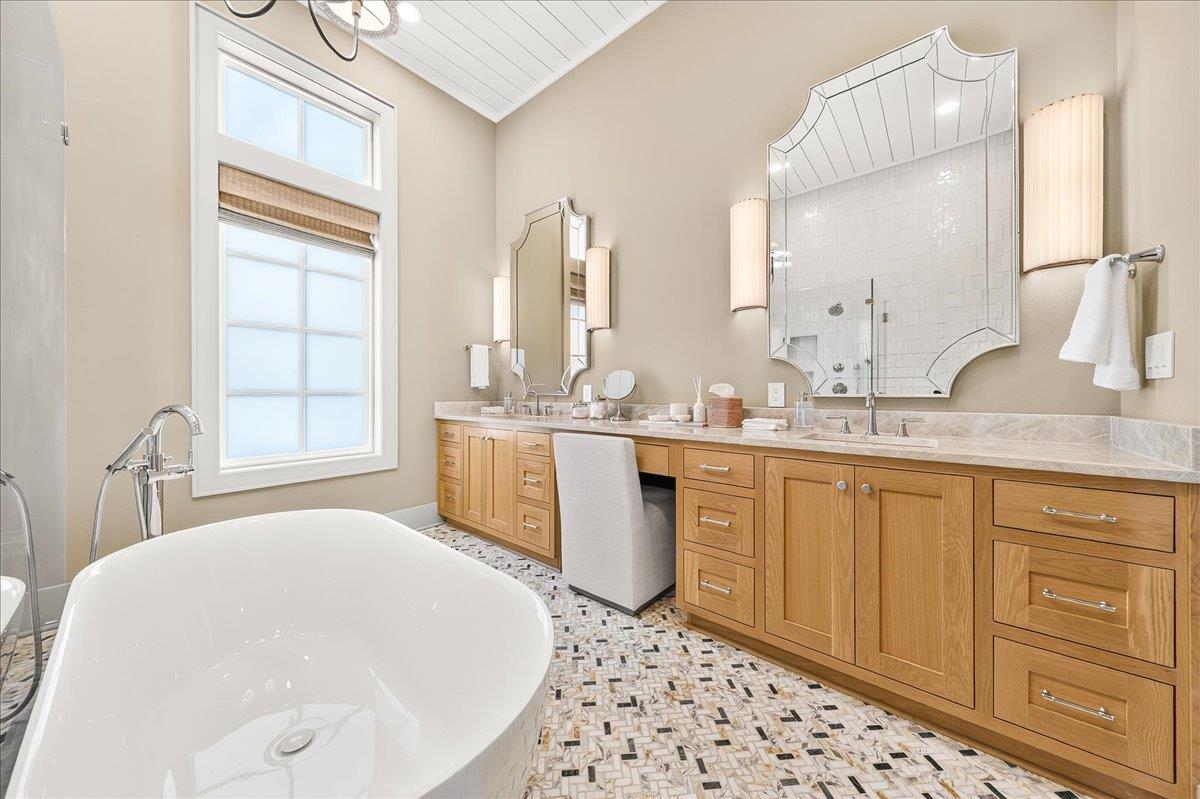 2nd Floor, Primary King Bathroom