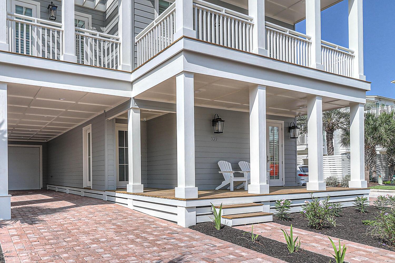 Parking for Multiple Vehicles Plus Garage Access