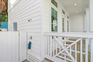 1st Floor, Outdoor Shower