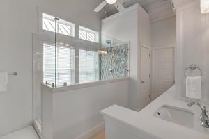 Master King Bathroom, 2nd Floor