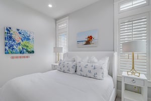 1st Floor King Bedroom