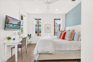 King Bedroom, 1st Floor