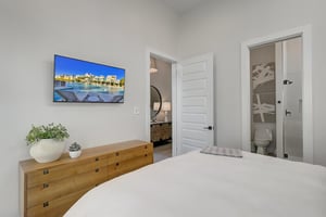 Master King Suite, 1st Floor
