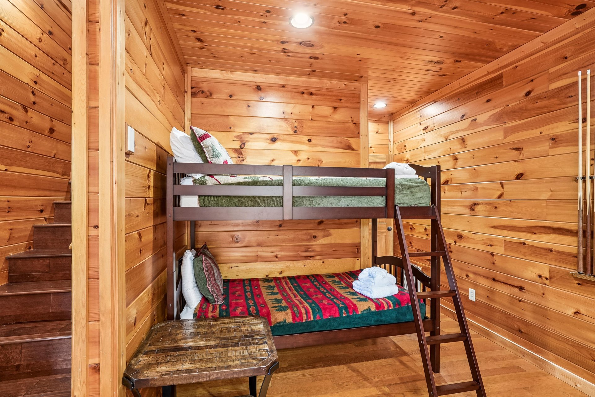 25Bunks