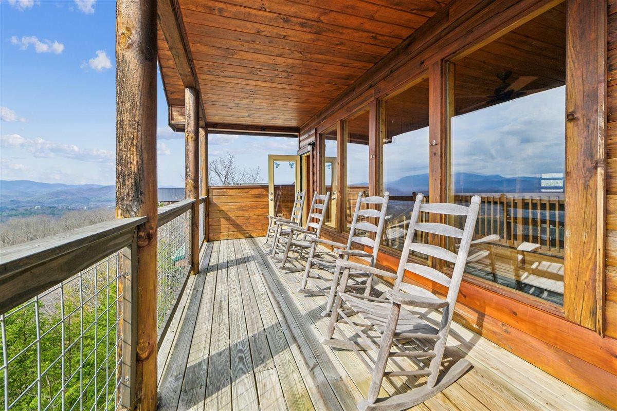 051Balcony