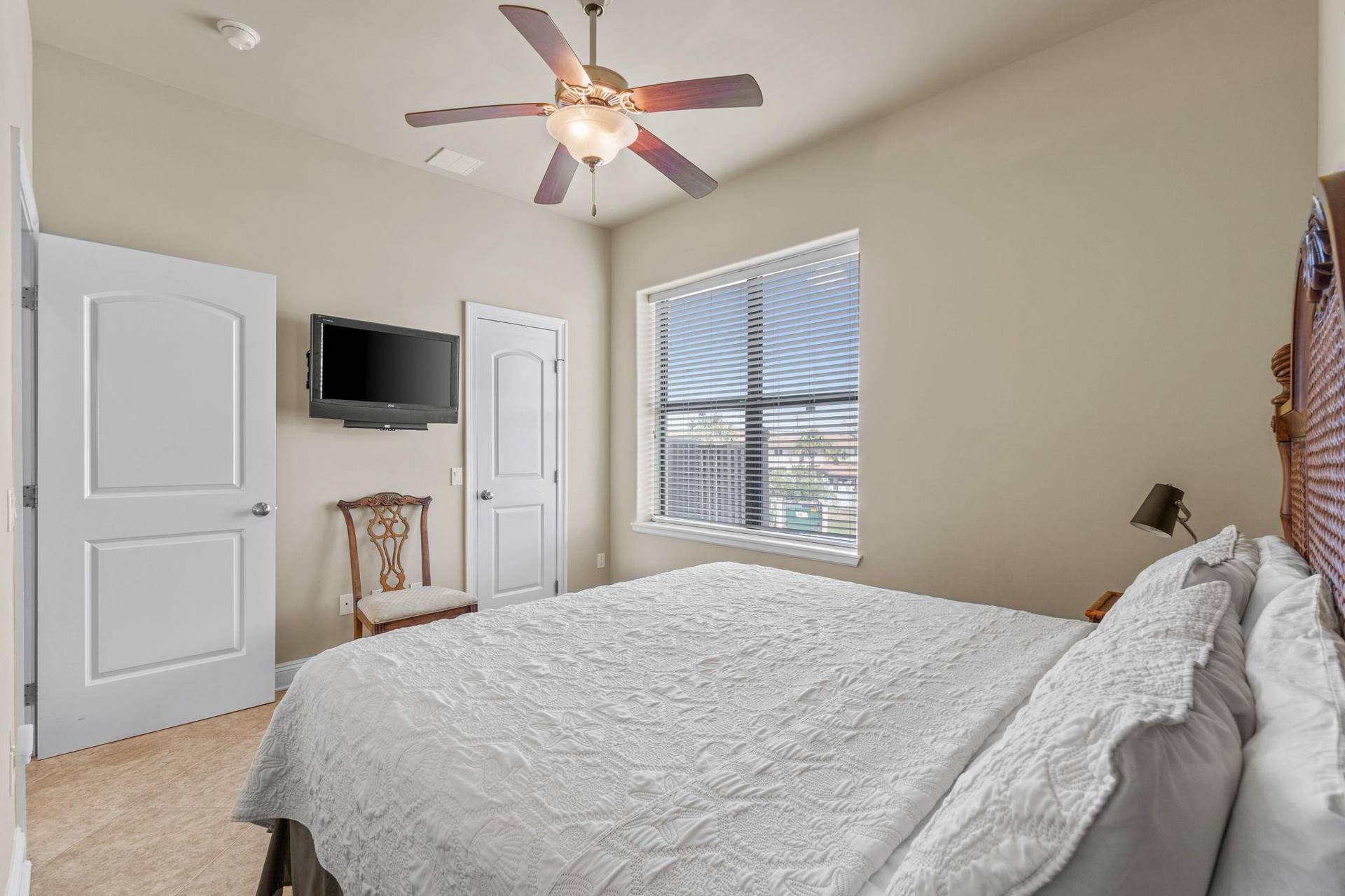 Guest Bedroom 1 King
