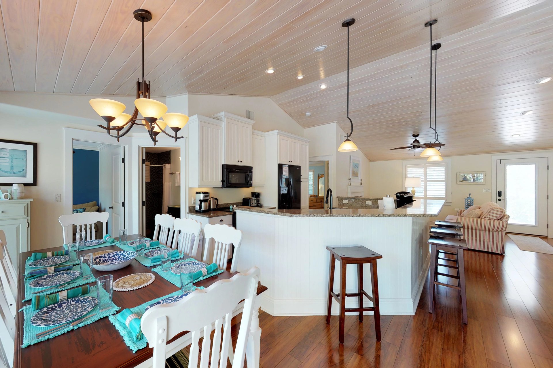 Paradise Pointe 4