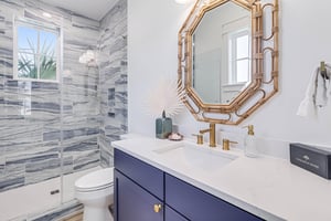 Primary Queen Bathroom, 2nd Floor