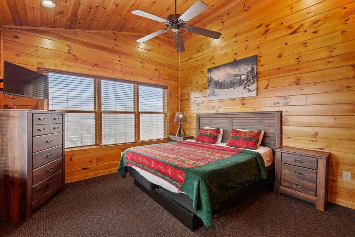 28Primary Bedroom