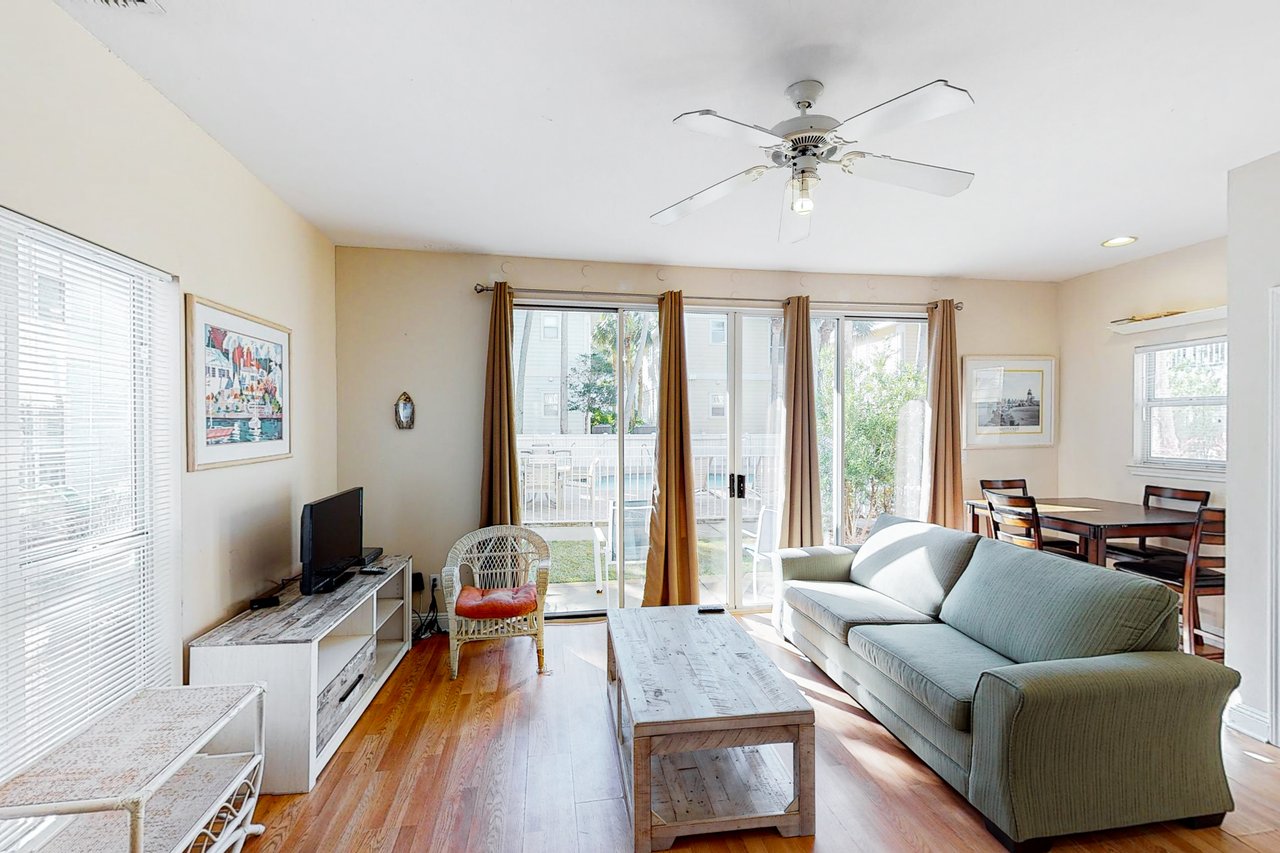 Nantucket Rainbow Cottages 15B 1