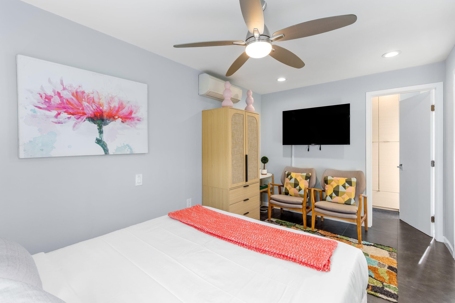 Guest bedroom
