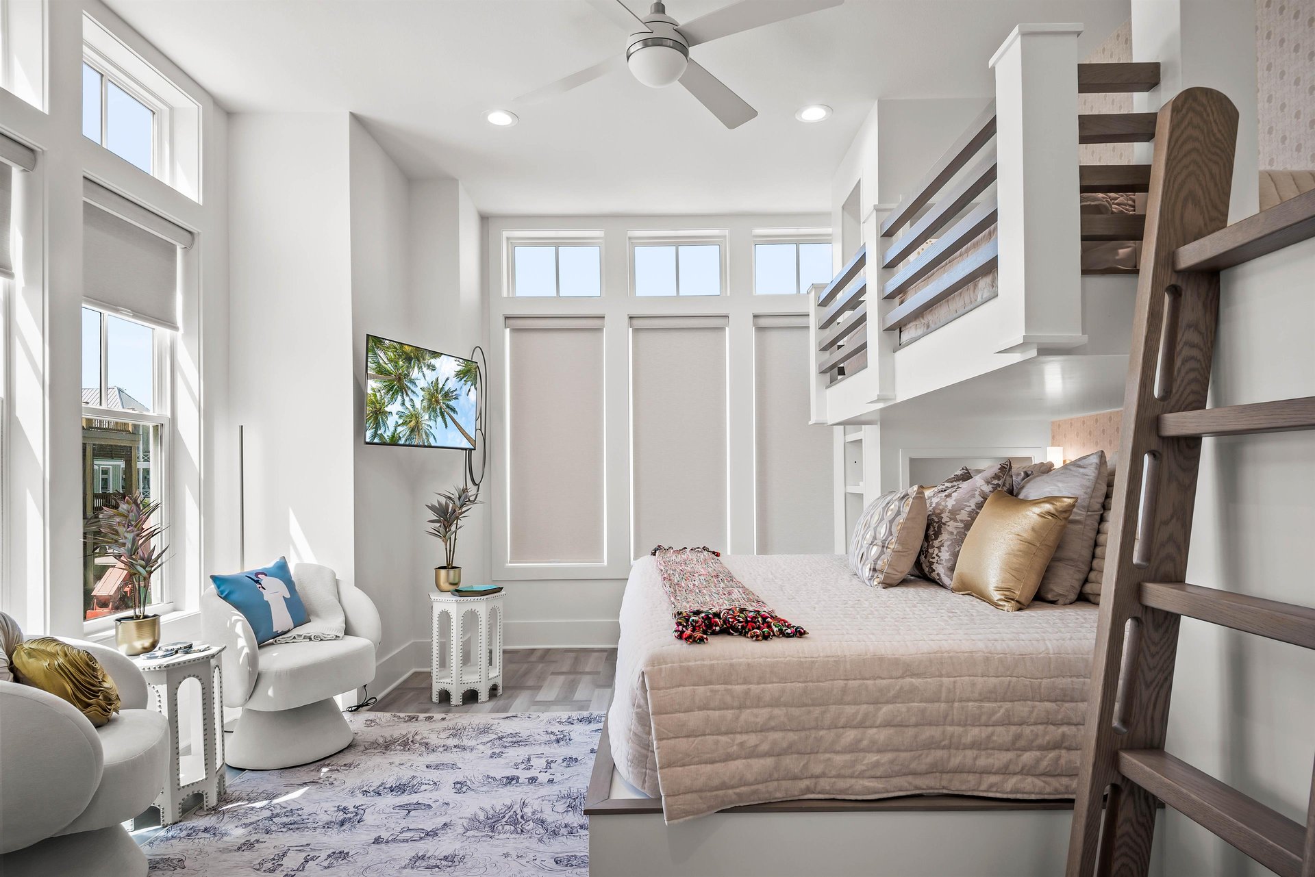 King Bedroom, 2nd Floor