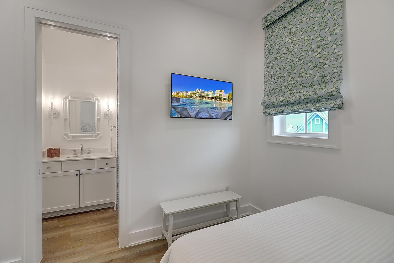 3rd Floor Queen Room