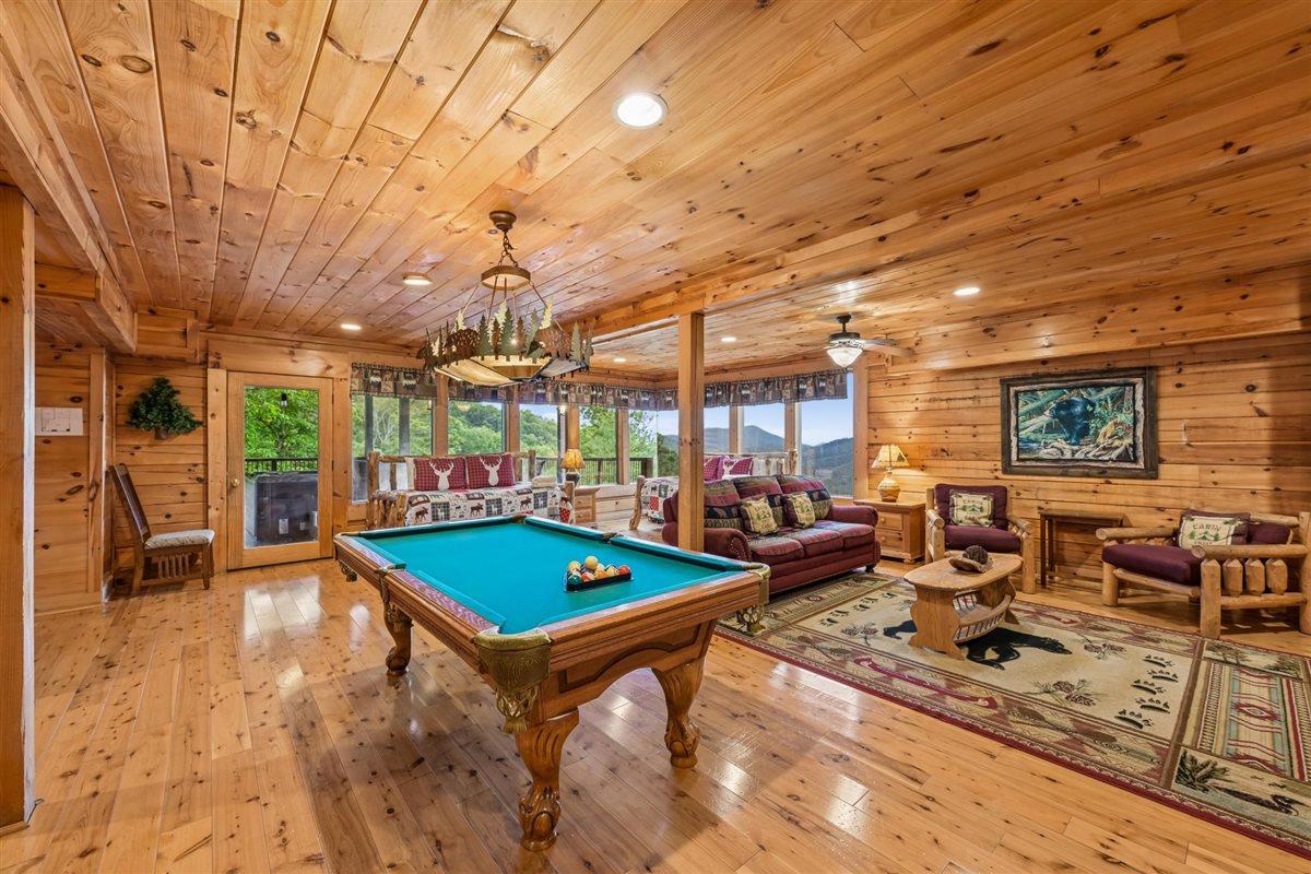 076Recreation Room