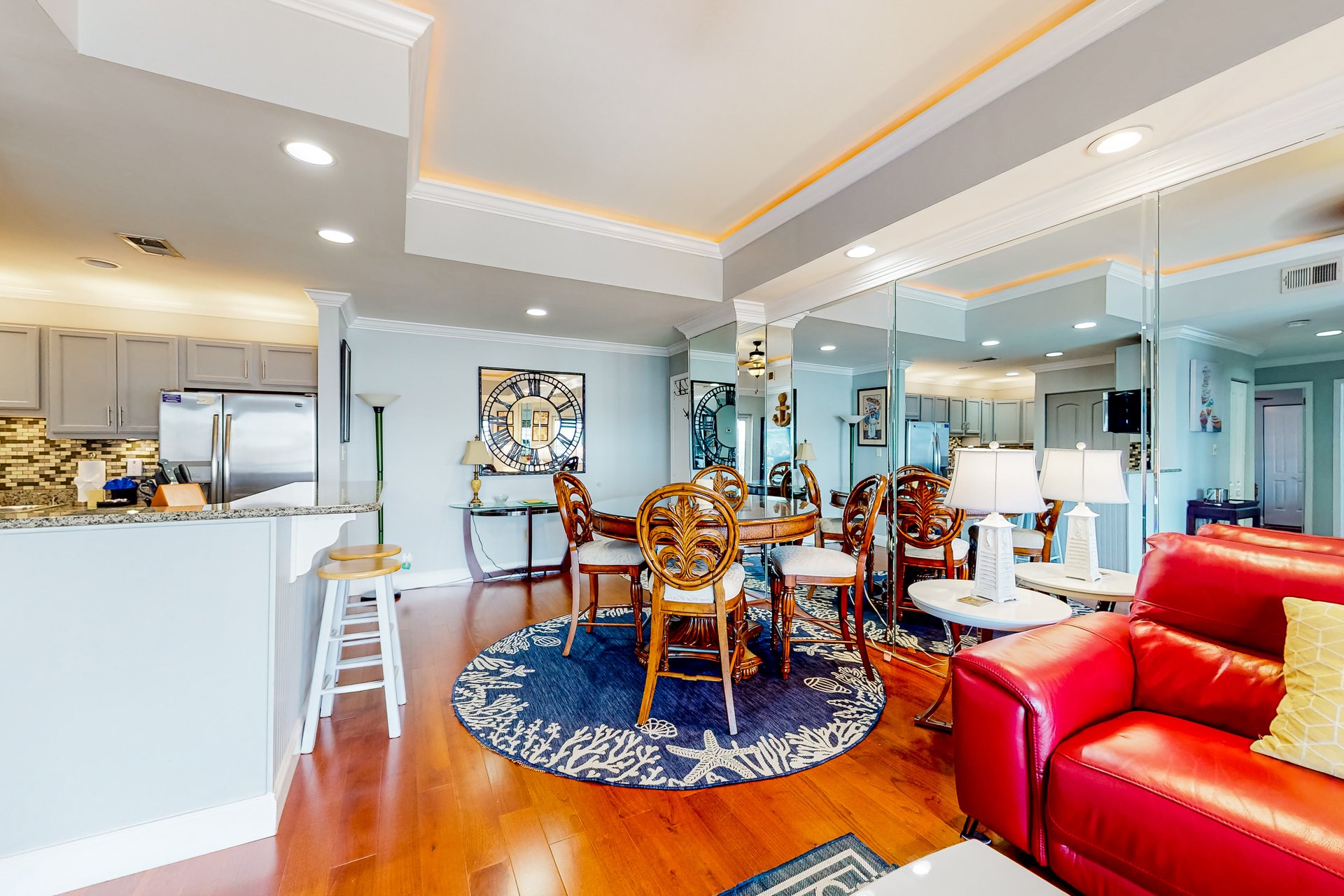 Sun King Yacht Club 2C 7