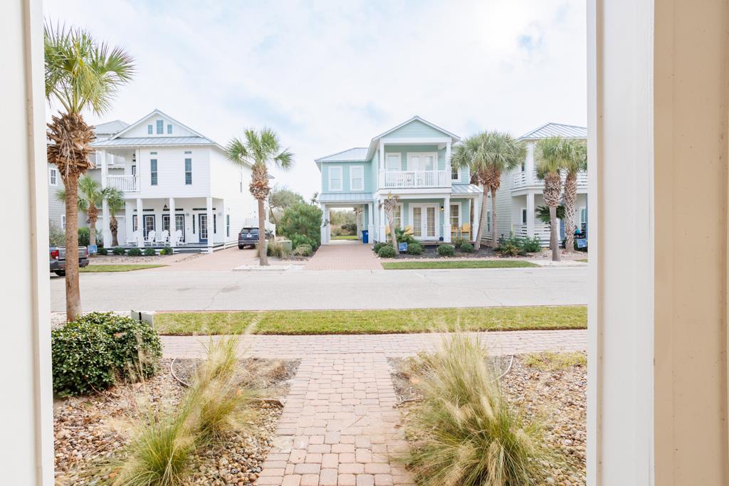 1st Floor, Front Porch View