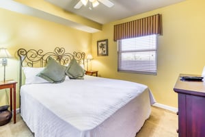 Pelican Isle 211 11