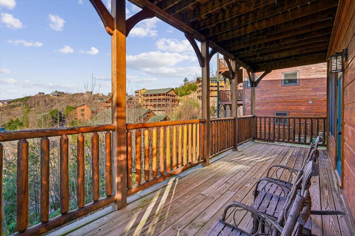 07Balcony