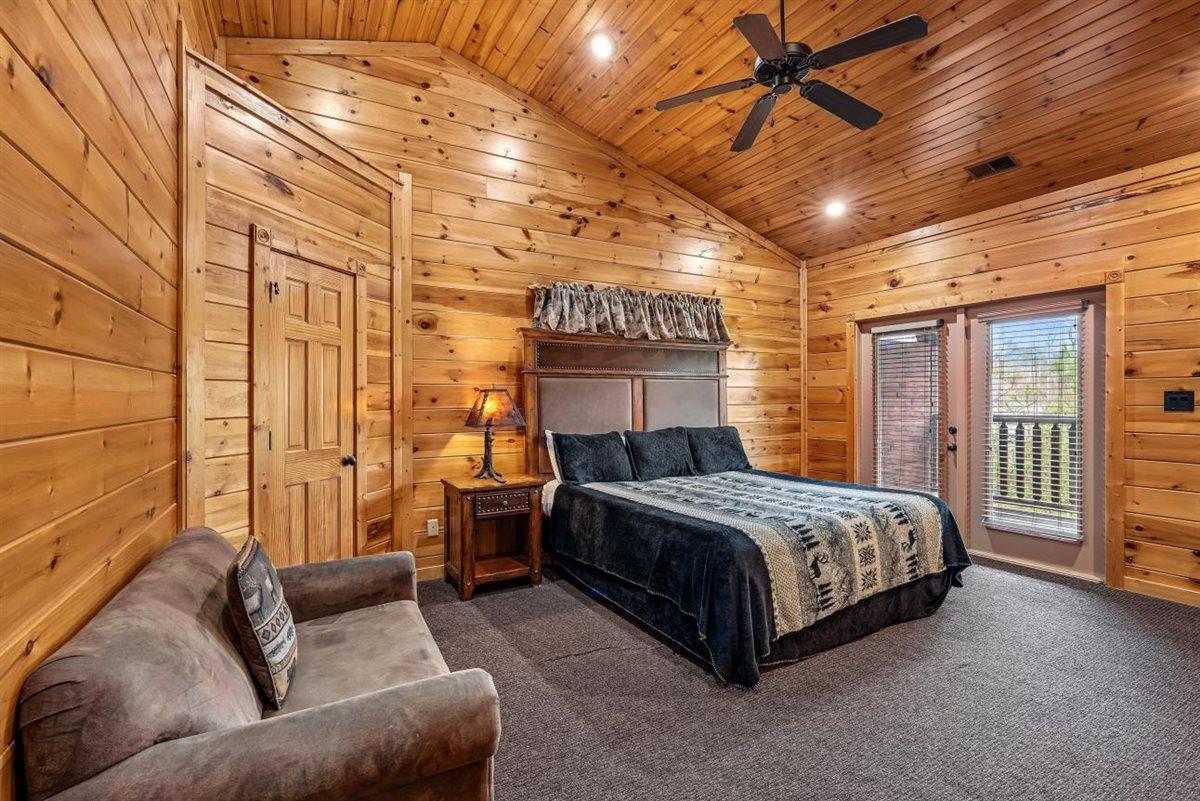 28Upstairs Bedroom