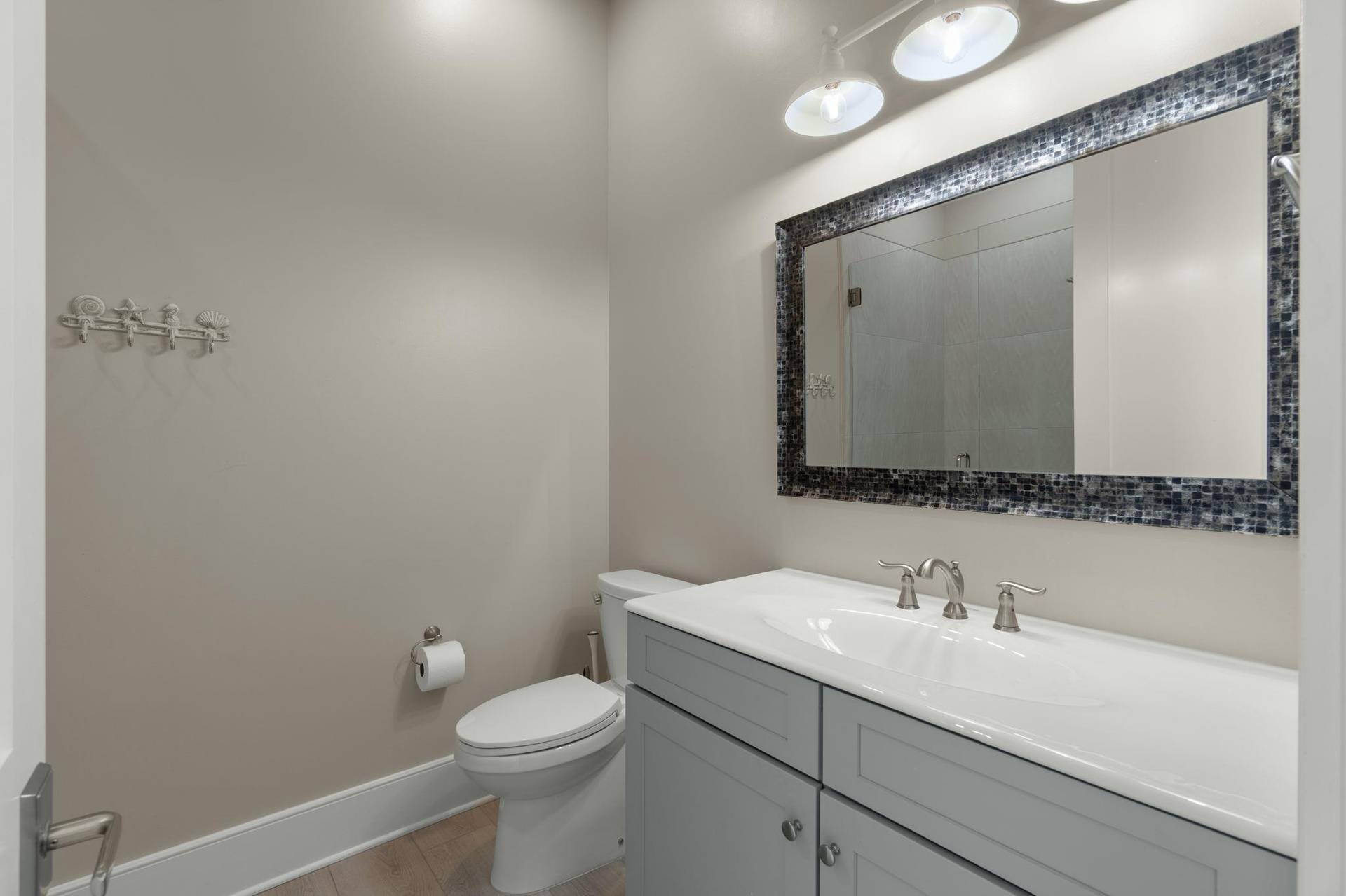 Guest Bathroom 2