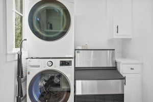 Laundry Room and Standalone Ice Maker, 1st Floor