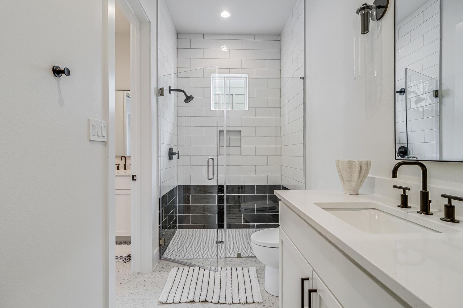 1st Floor King Suite