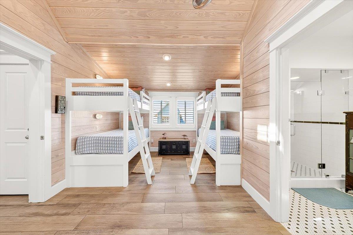 3rd Floor, Bunk Bedroom