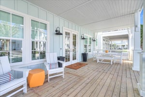 Entry Deck, 1st Floor