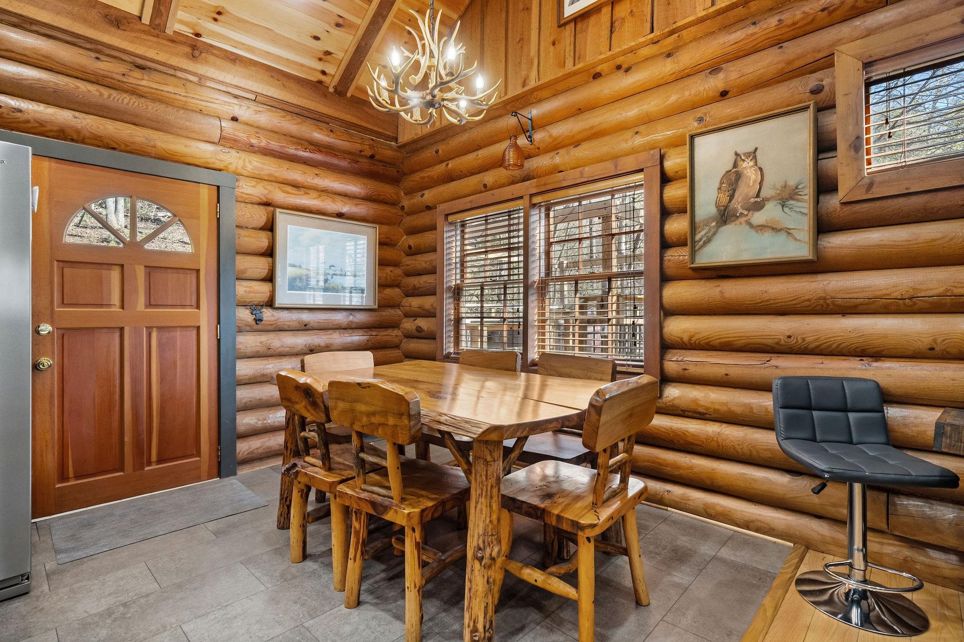 Eat in kitchen dining