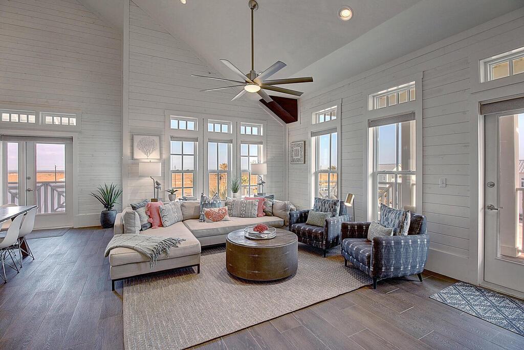 Living Room, 3rd Floor