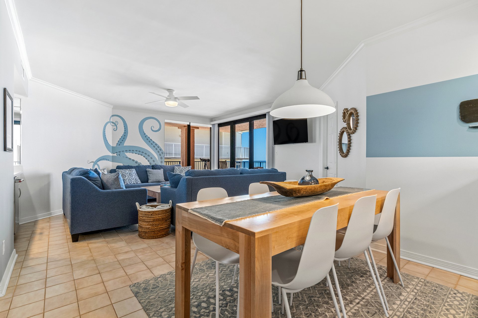 Four Seasons 701E Pier 701 East 9