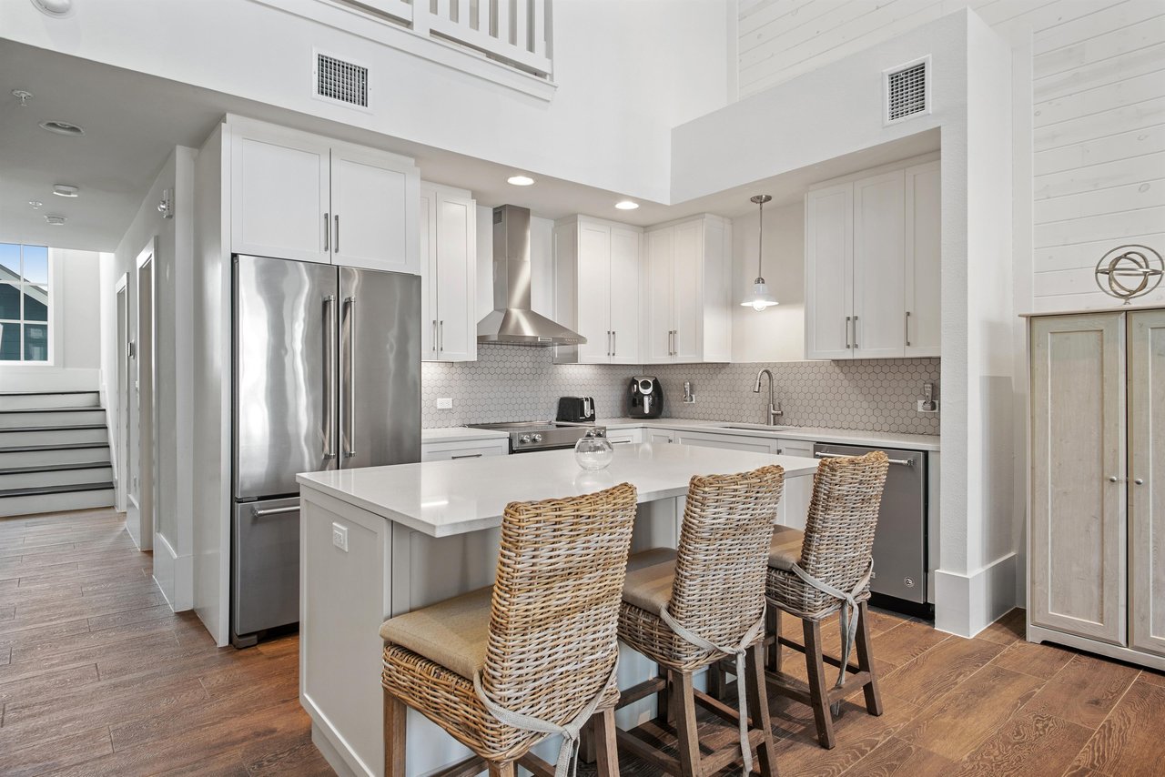 3rd Floor, Kitchen