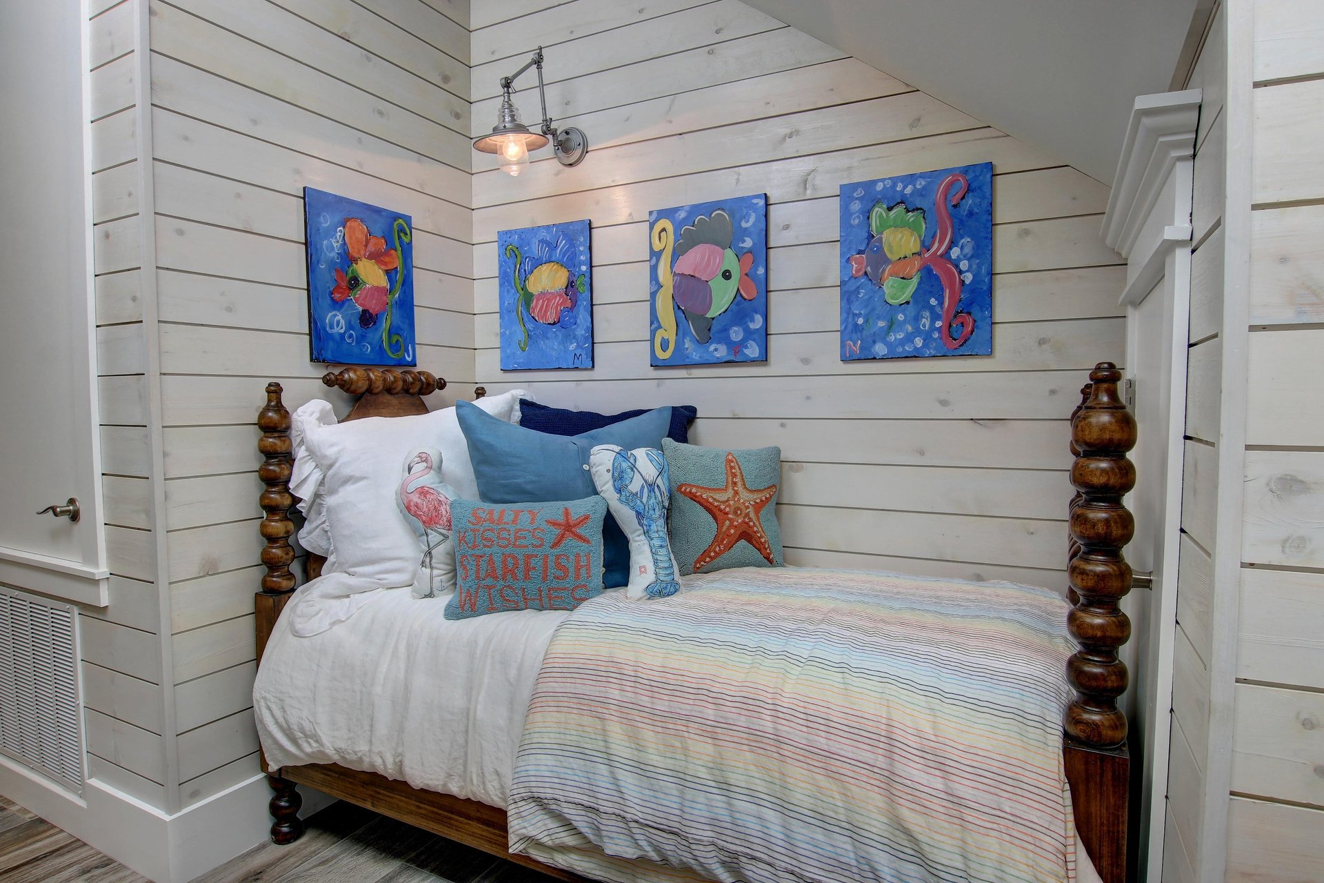 Stairway Nook, Twin Bed