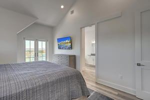 3rd Floor Left Master King Suite