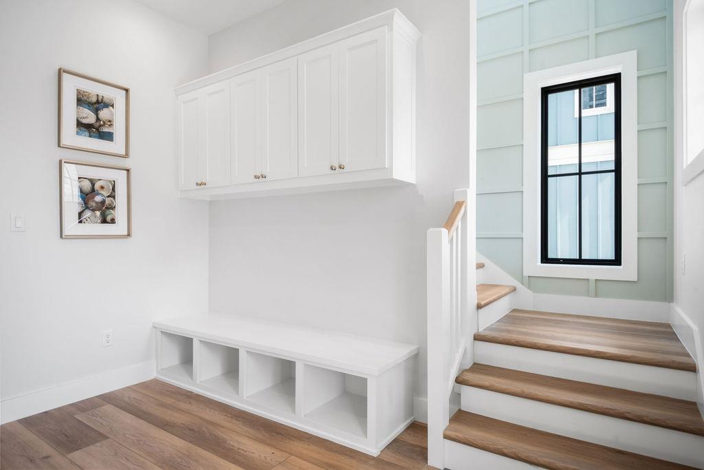 Foyer With Storage Bench, 1st Floor