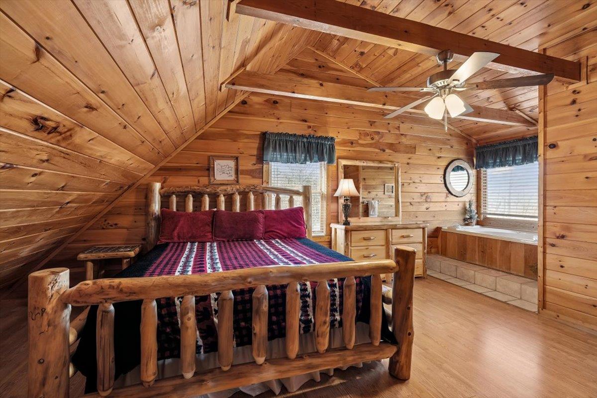 12Primary Bedroom