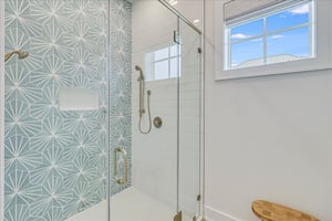 Bunk Bathroom, 1st Floor