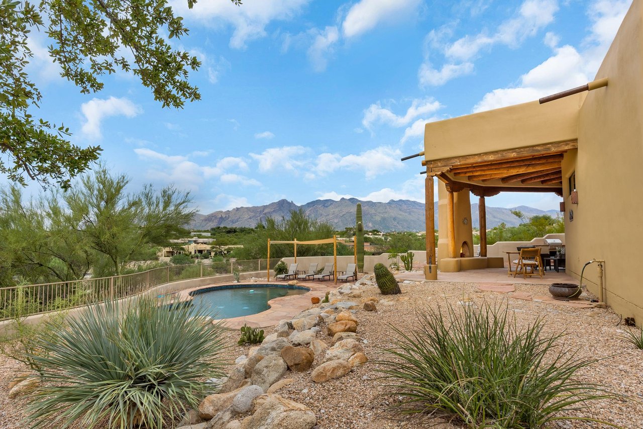Beautiful backyard to enjoy the sunrises