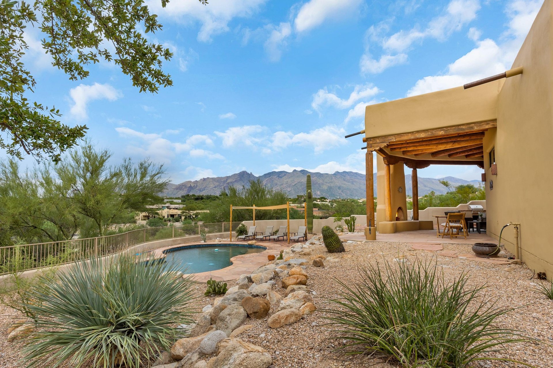 Beautiful backyard to enjoy the sunrises