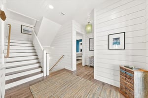2nd Floor, Landing