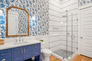 Third King Bathroom, 2nd Floor