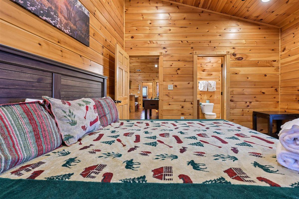 060Bedroom