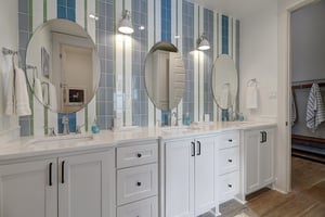 Bunk Room Full Bathroom, 3rd Floor