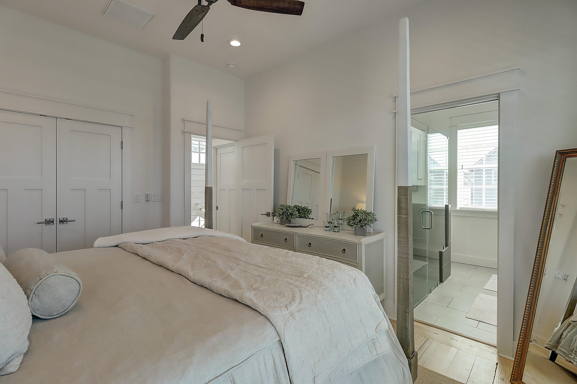 Primary King Bedroom, 2nd Floor