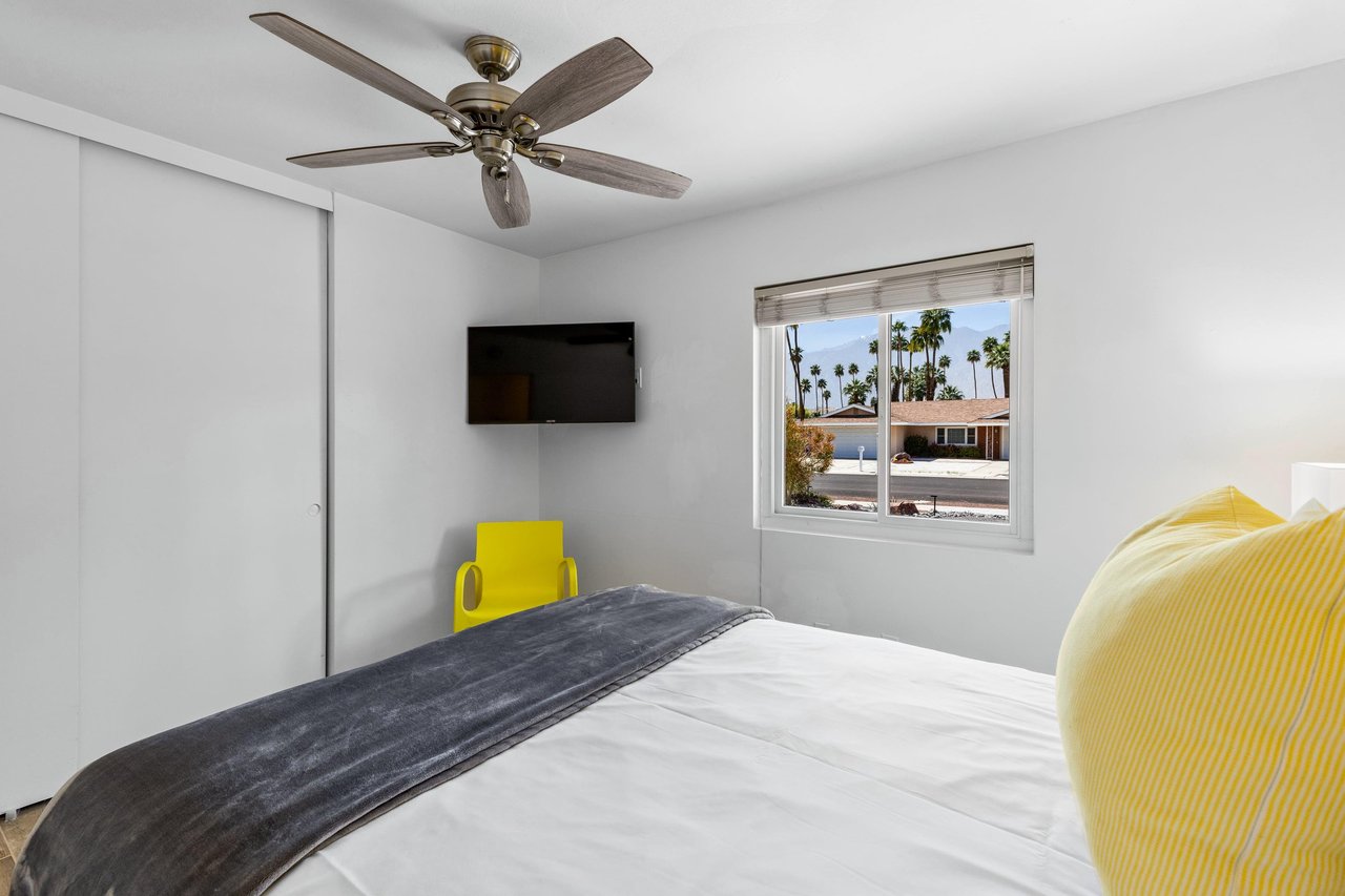 Guest bedroom