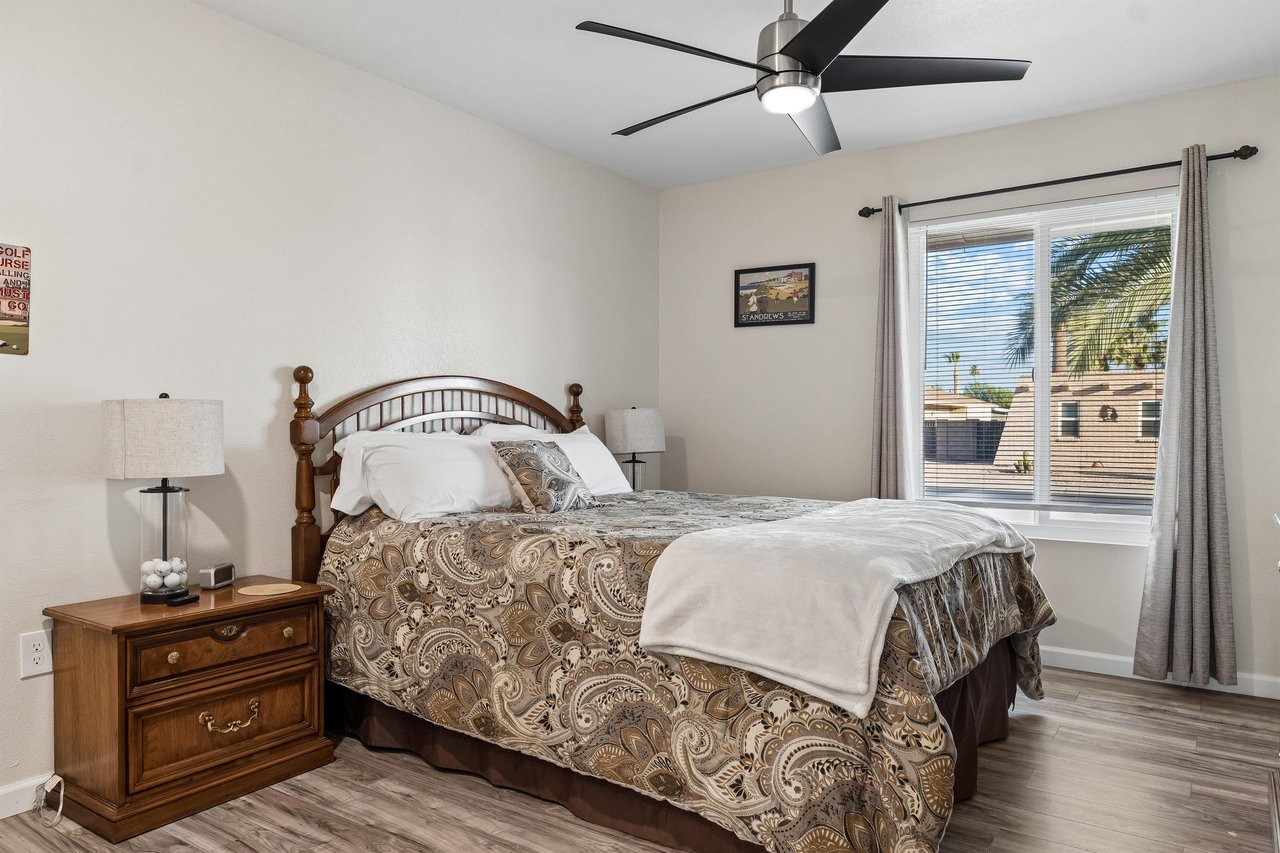 Queen size bed.