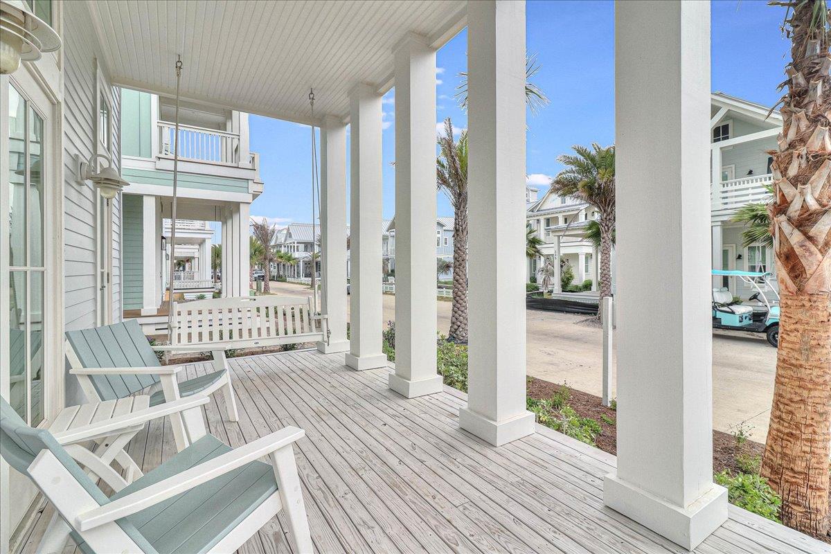 Front Porch, 1st Floor